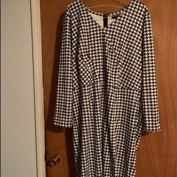 Houndstooth Dress - Picture 2 of 3